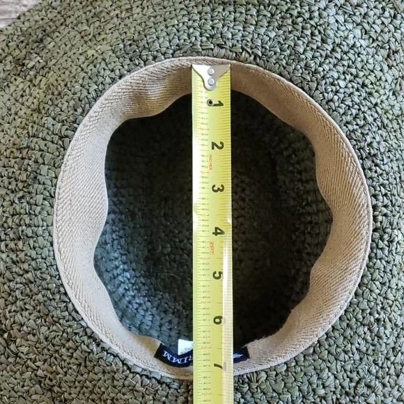 PETER GRIMM wide brim straw bucket Brimmed HAT with tassels. - Picture 12 of 12